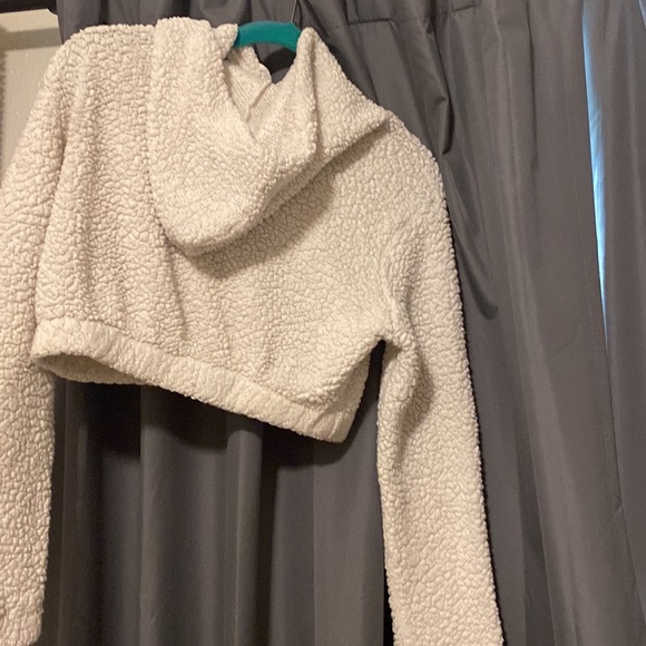 Fluffy white jacket - Picture 2 of 2